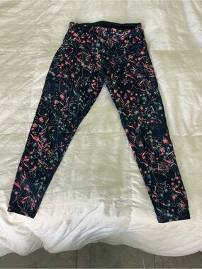 Sweaty Betty Floral Print Black Workout Leggings 7/8